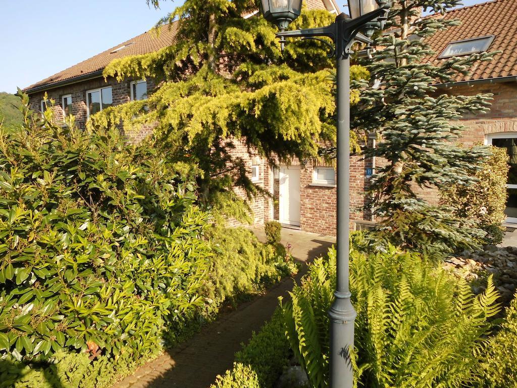 'T Gulpdal Hotel Voeren-Teuven Exterior foto